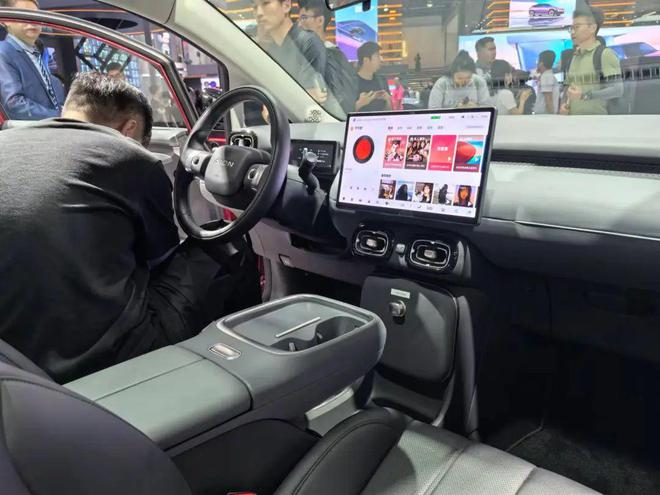 安UT鹦鹉龙全球首发亮相爱游戏平台【广州车展】埃(图4)