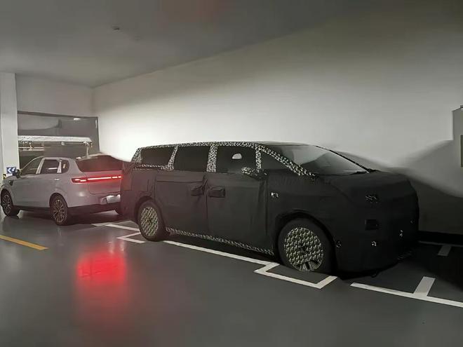 位全尺寸旗舰产品激光雷达+高阶智驾会火爱游戏app网站零跑全新MPV曝光定(图6)